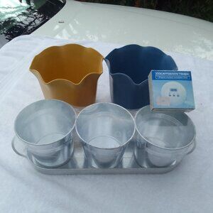 Bundle 5 garden planters & base plate & timing clock brand new